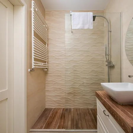 Apartamento Kolska Charming By Bookinghost